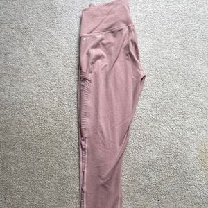 Fabletics Mila capri blush pink leggings